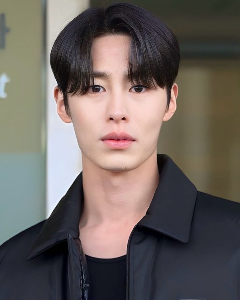 public/images/actor/profilePic/Lee-Jae-Wook-3776.jpeg