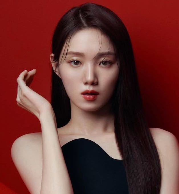  Lee Sung Kyung Profile
