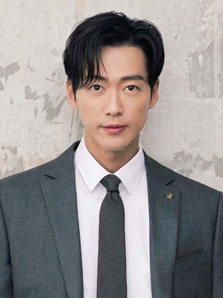 public/images/actor/profilePic/Namkoong-Min-7136.jpeg